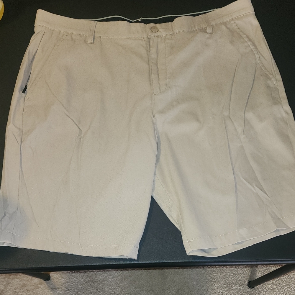 Kirkland Signature Men's Light Gray Shorts